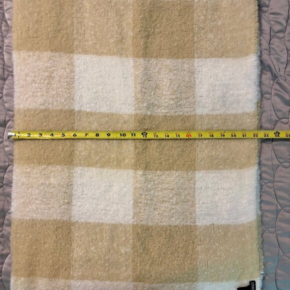 NWT Steve Madden Tan Check Blanket Scarf Women OS - Picture 4 of 6